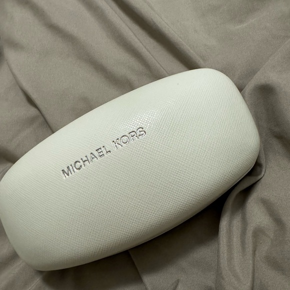 Michael Kors Eyewear Snowmass Oversized Frame Sunglasses - Picture 3 of 4